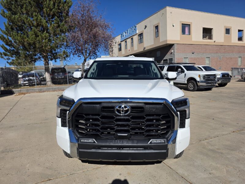 2022 Toyota Tundra SR5 Premium, 4X4, Leather, 3 Piece Tonneau, Super Nice!!!