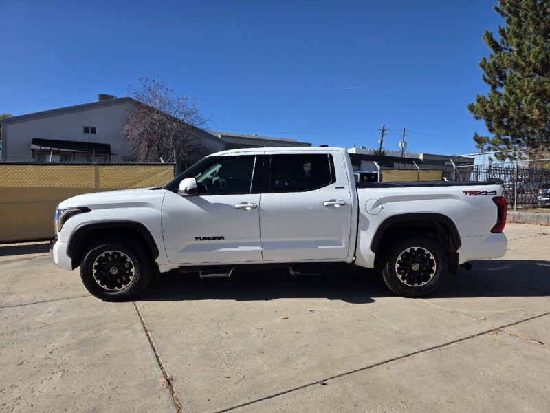 2022 Toyota Tundra SR5 Premium, 4X4, Leather, 3 Piece Tonneau, Super Nice!!!