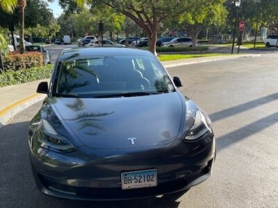 I Rented a Tesla Model 3 in Florida for a Week… and the Story Was Way Less Than Cool