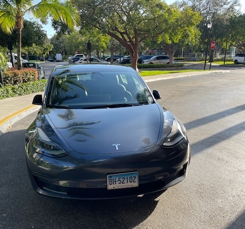 I Rented a Tesla Model 3 in Florida for a Week… and the Story Was Way Less Than Cool