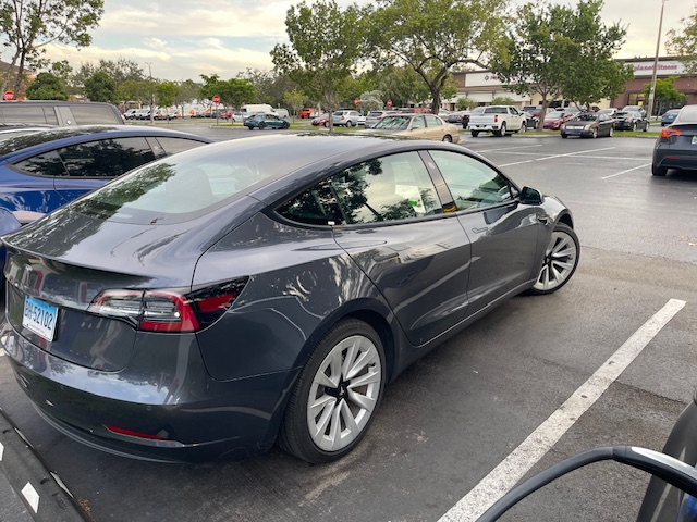 I Rented a Tesla Model 3 in Florida for a Week… and the Story Was Way Less Than Cool